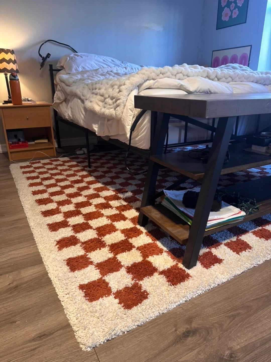 Checkered area rug - 6’7” square