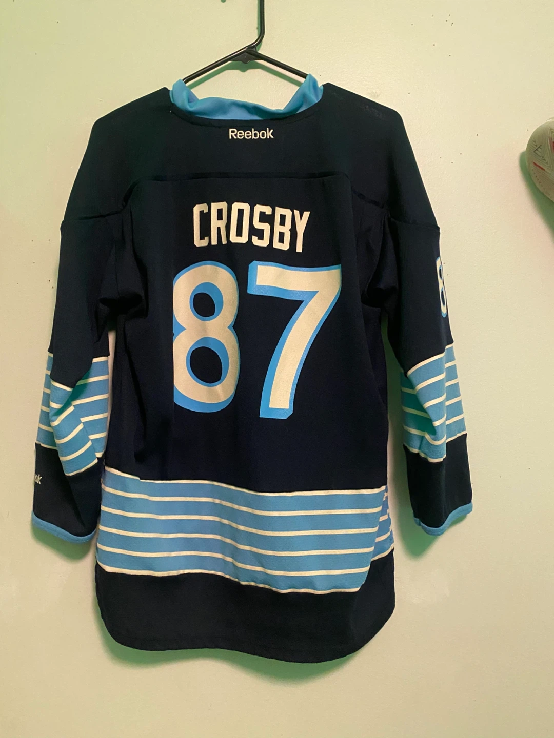 Sidney Crosby Winter classics jersey size L/XL for youth