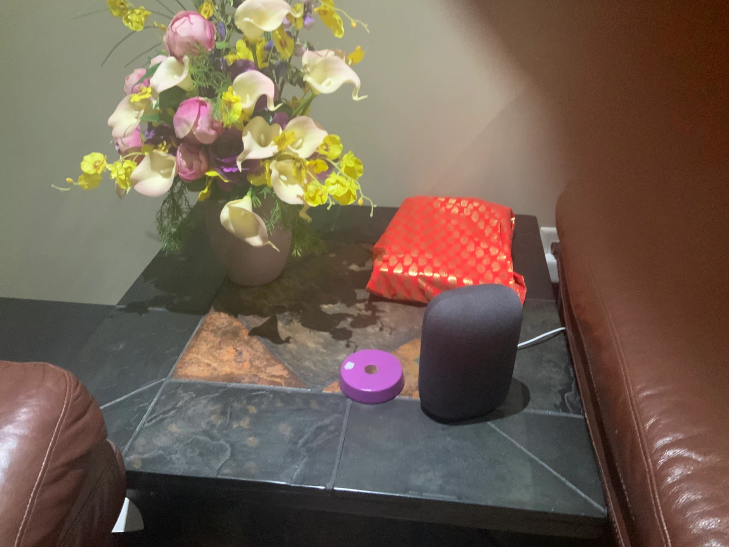 Selling tile top coffee table with 2 matching side tables - photo 2