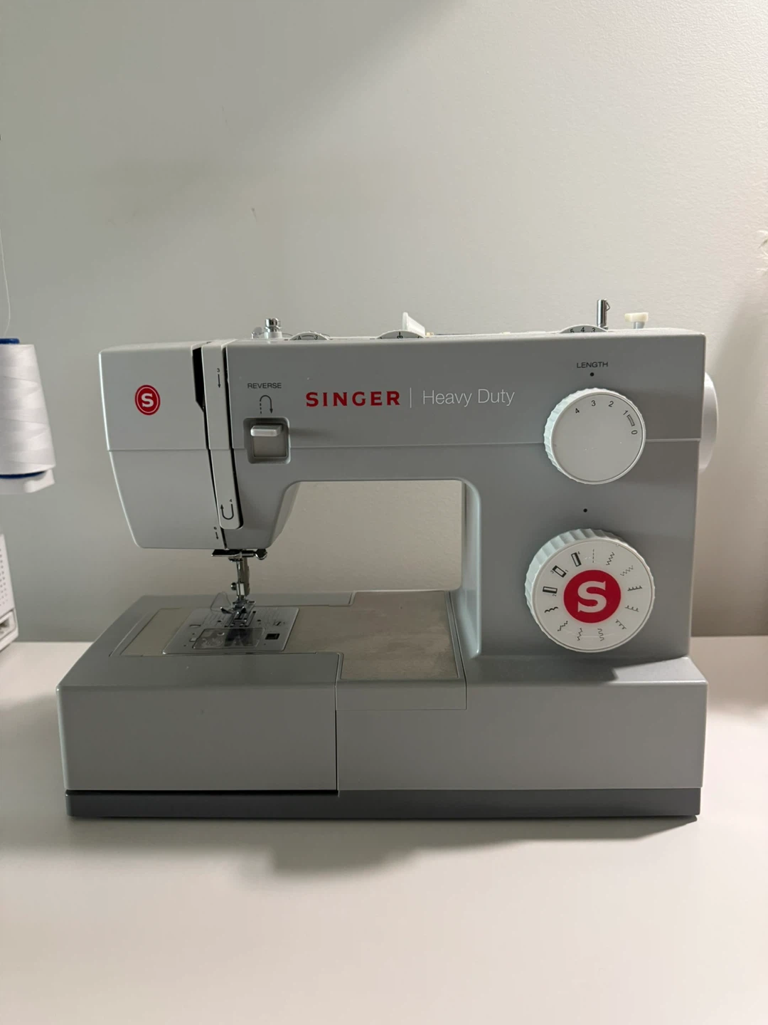SINGER Heavy Duty Sewing Machine
