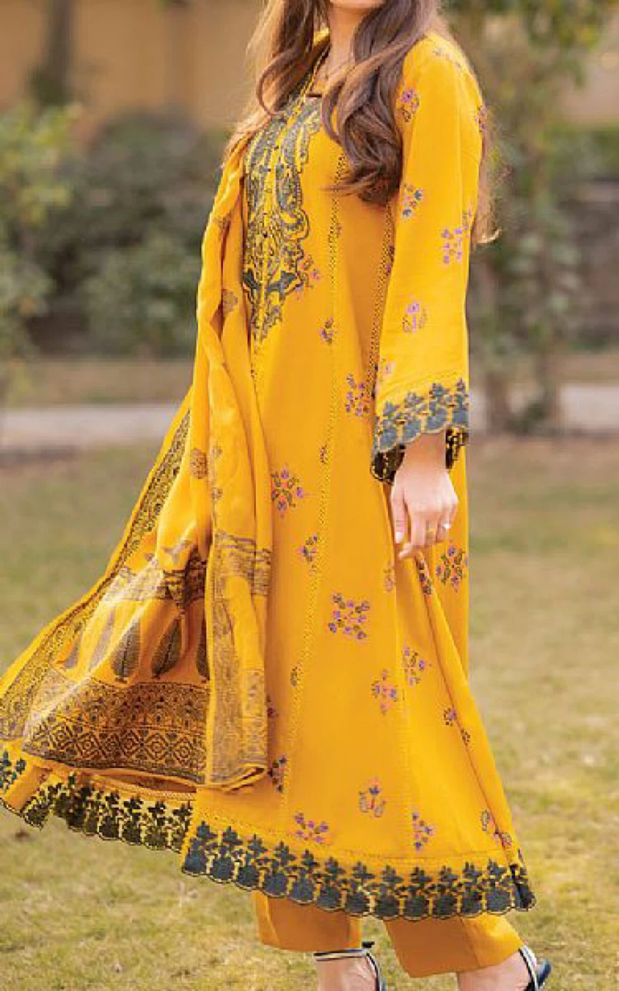 Garnet Women's Yellow Embroidered 3-Piece Suit - photo 3