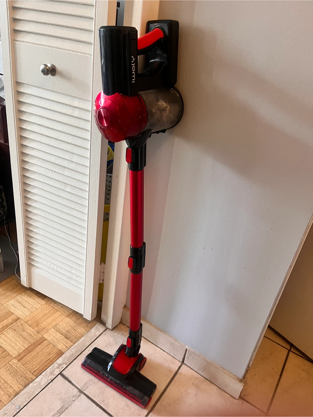 iWoly Cordless Stick Vacuum Cleaner - Red