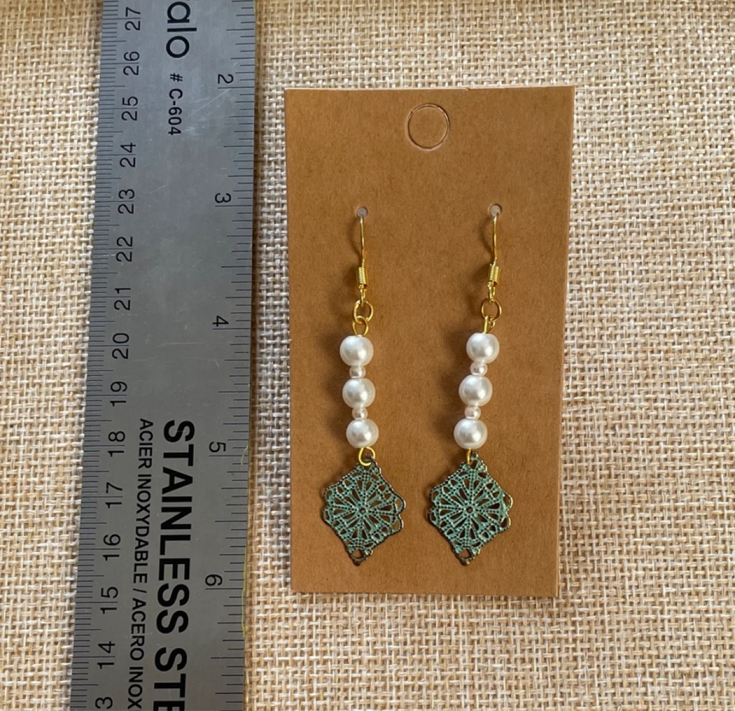 Pearl and filigree dangle earrings - photo 2