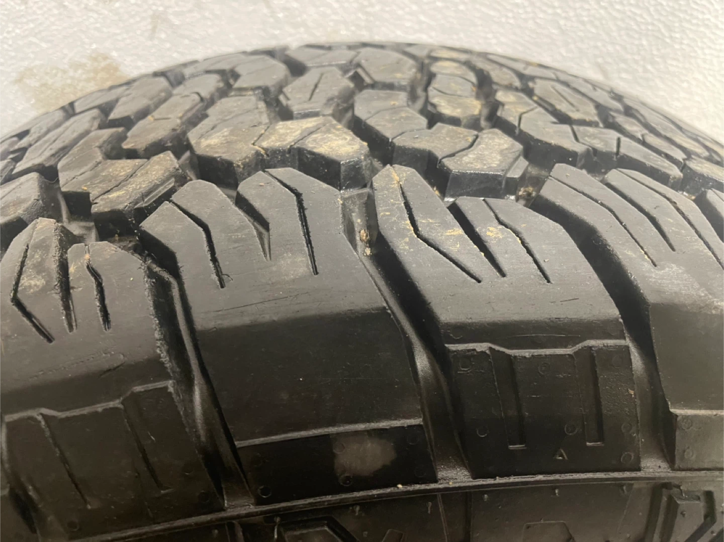 33”/12.5/ R18 on Toyota rims - photo 2