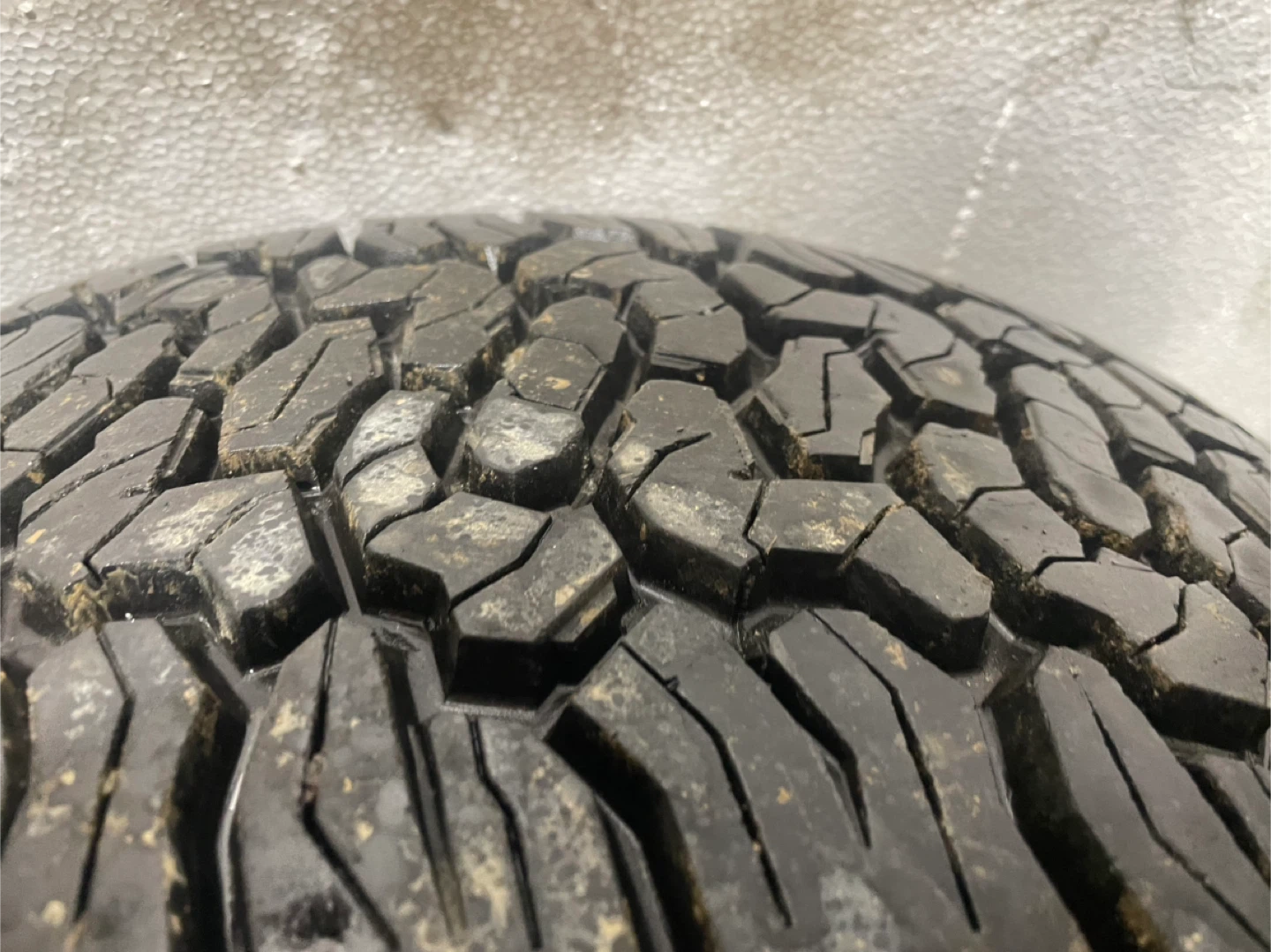33”/12.5/ R18 on Toyota rims - photo 4