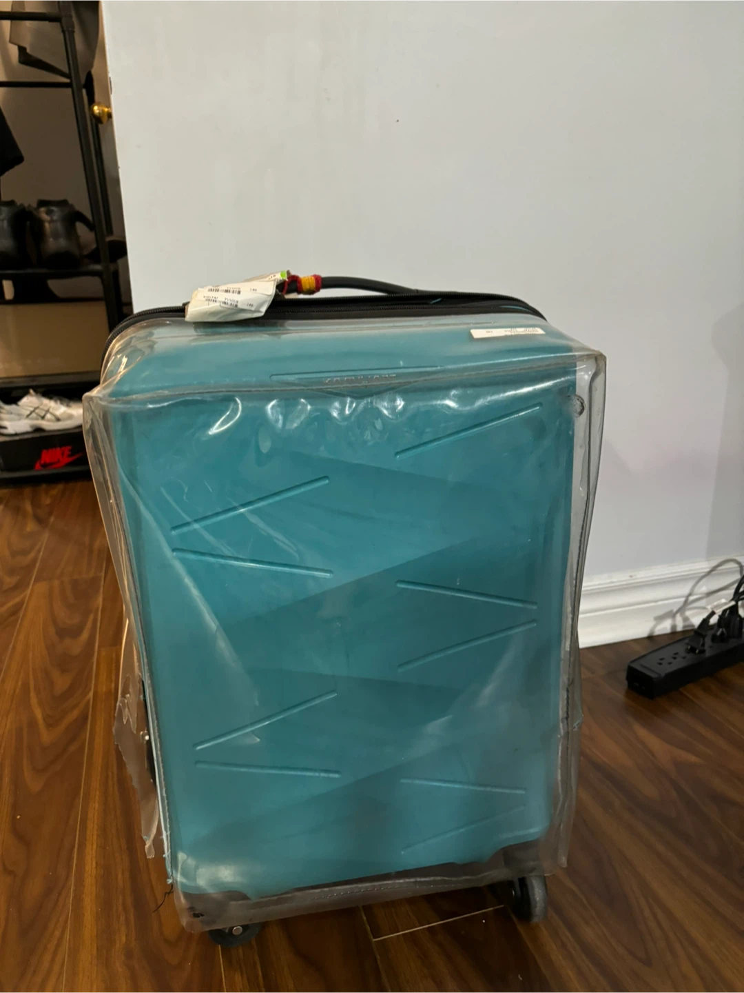 Teal cabin Suitcase - photo 3