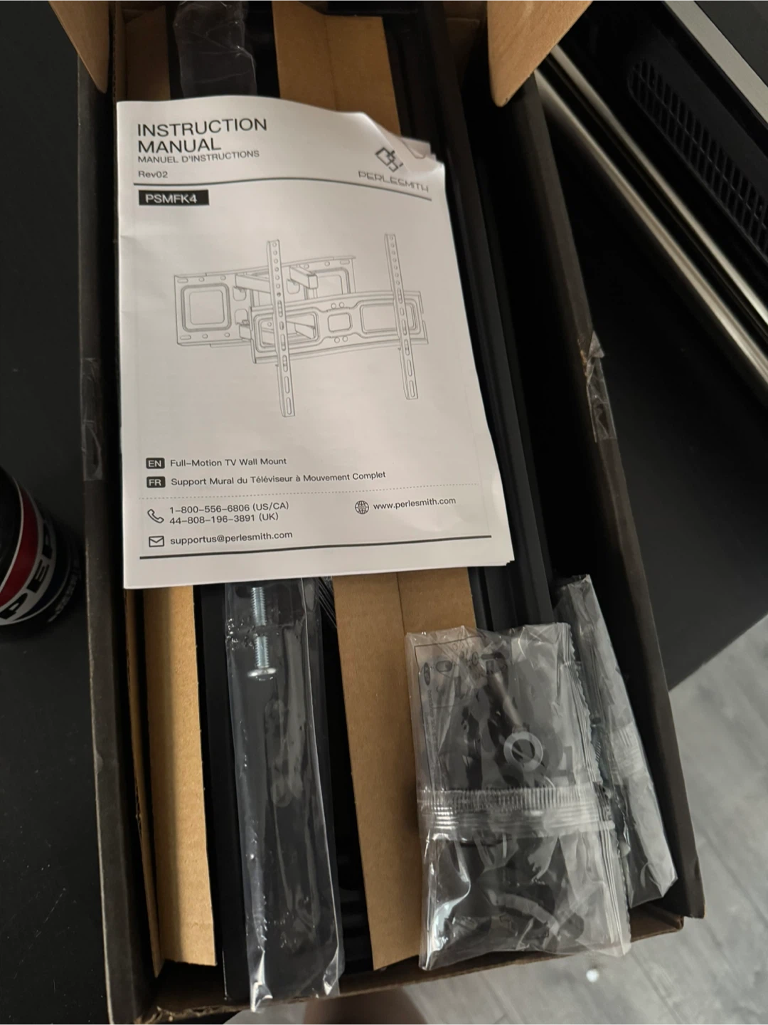 PERLESMITH Full-Motion TV Wall Mount - photo 5