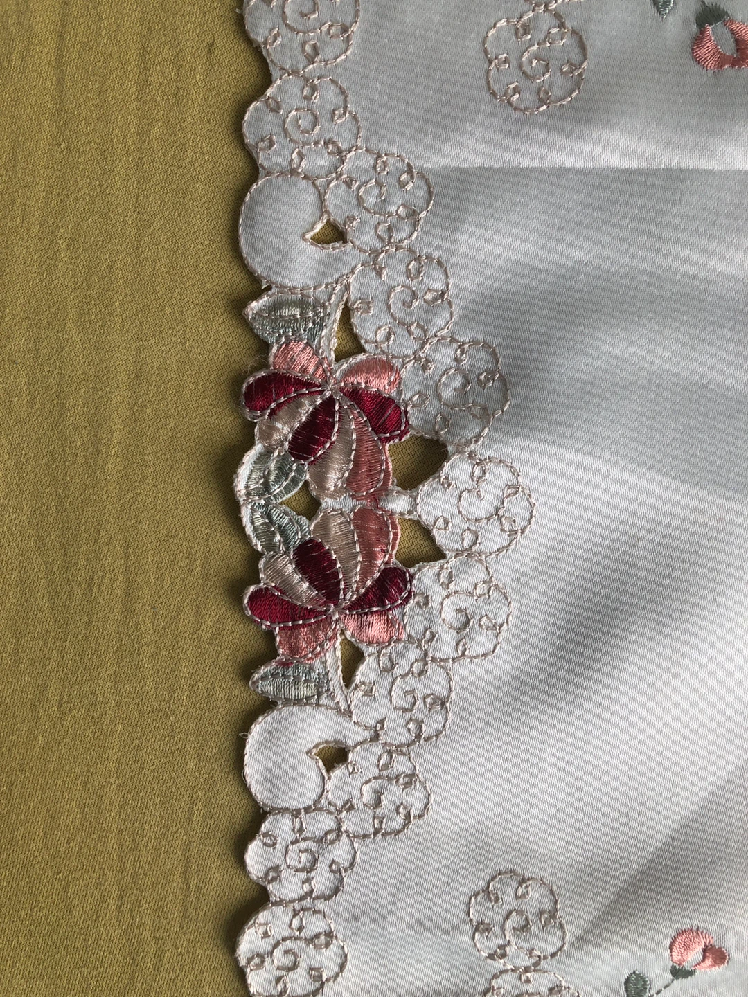 Off White Table Runner with Floral Embroidery - photo 3