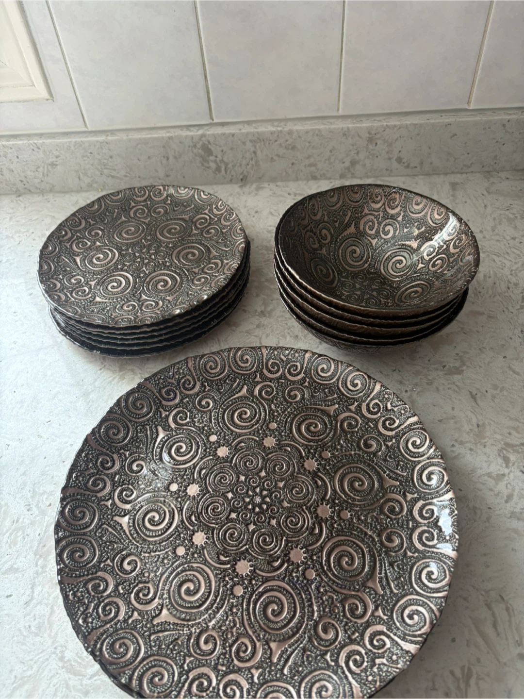 Embossed Decorative Bowls and Plates Set