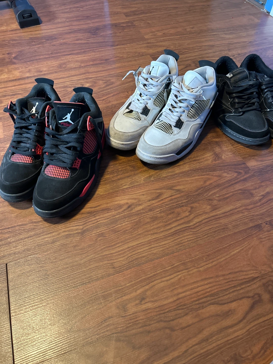 Jordan 4 Retro Sneakers