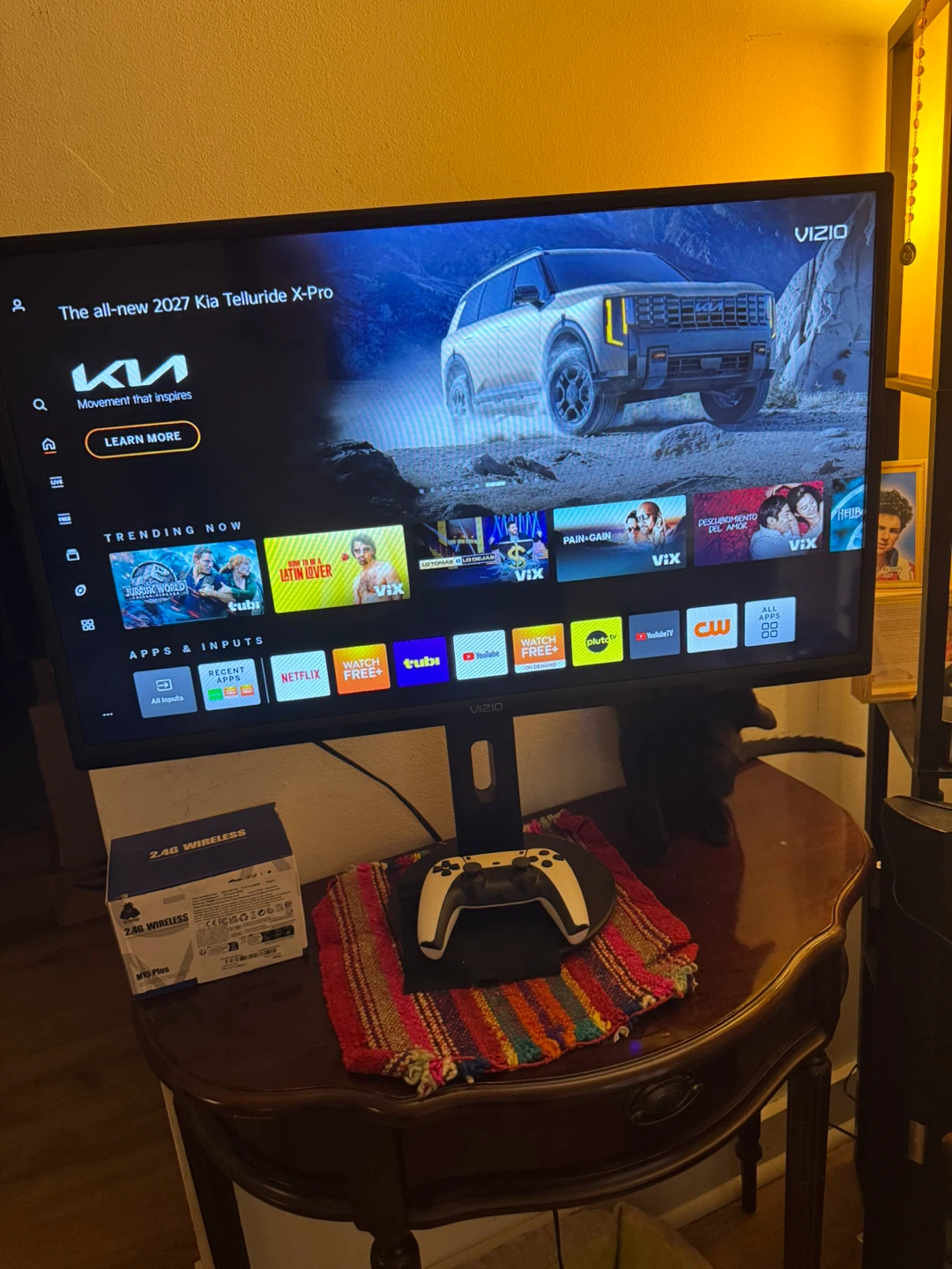 VIZIO 32" Smart HD TV - photo 2