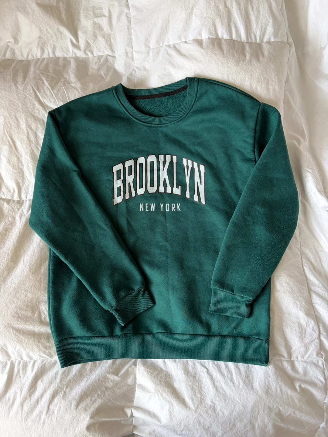women’s green graphic sweatshirt