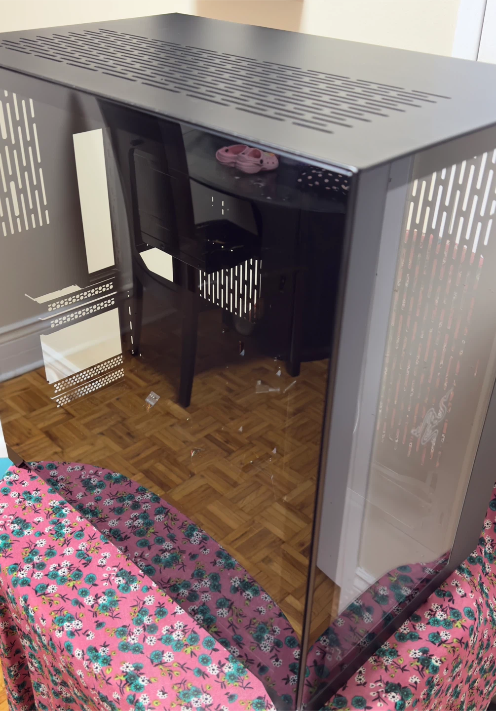 Lian Li Razer Tomahawk ATX Mid-Tower Gaming PC Case - photo 4