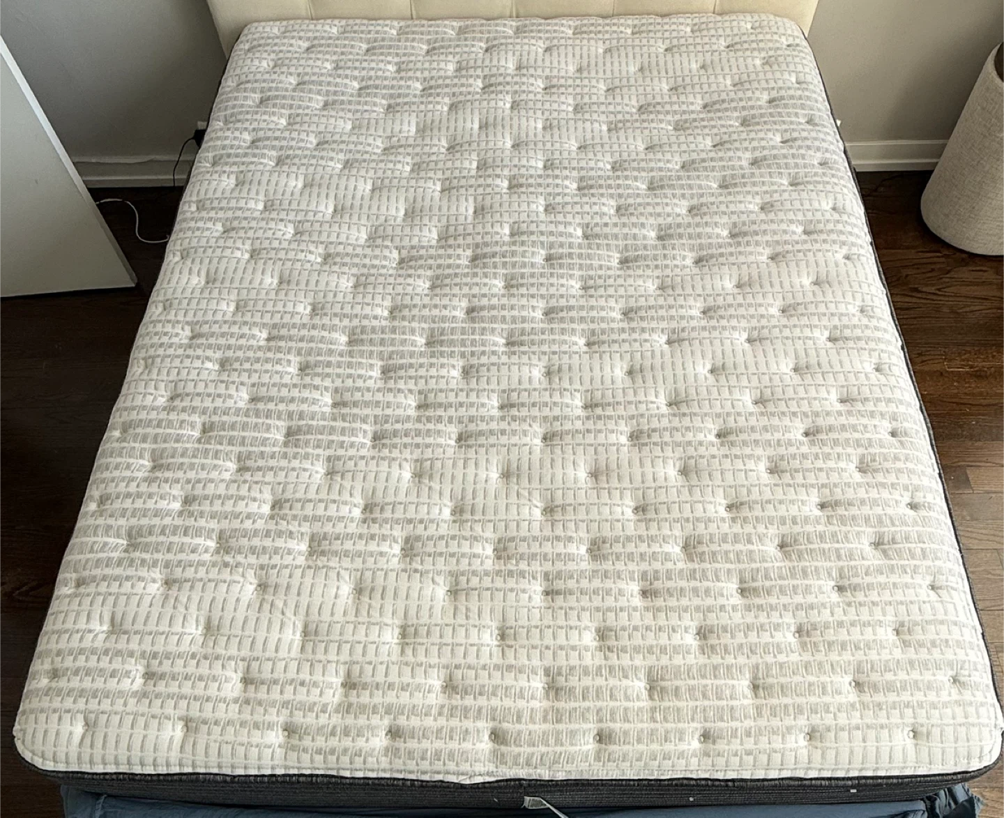 Queen Mattress. Beautyrest Silver BRS900-C 14” Extra firm
