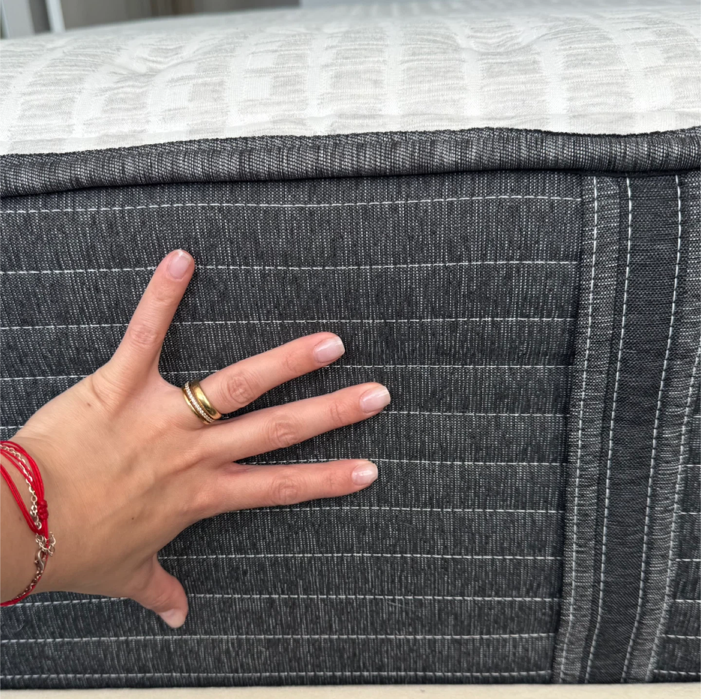 Queen Mattress. Beautyrest Silver BRS900-C 14” Extra firm - photo 3