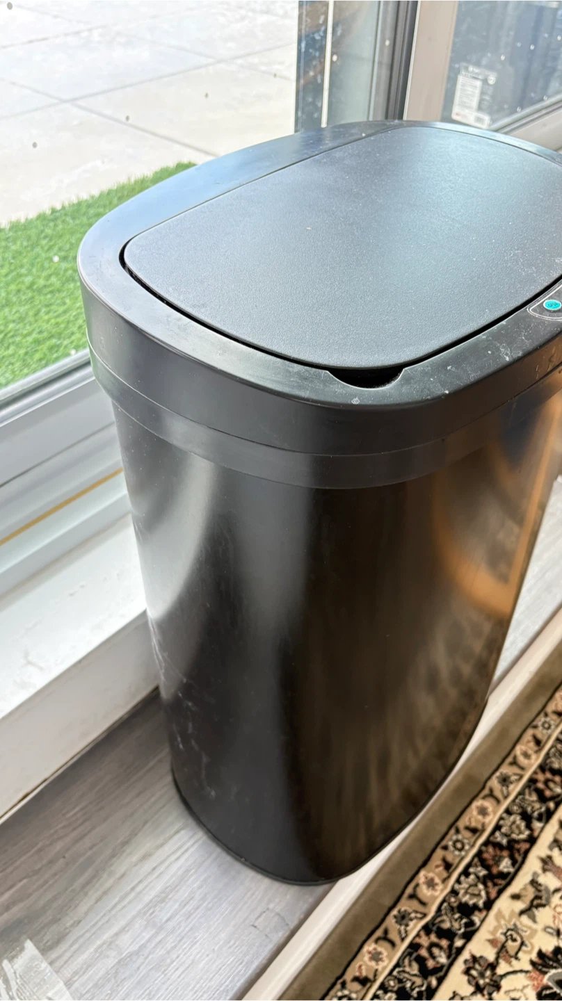 Black Automatic Sensor Trash Can - photo 3