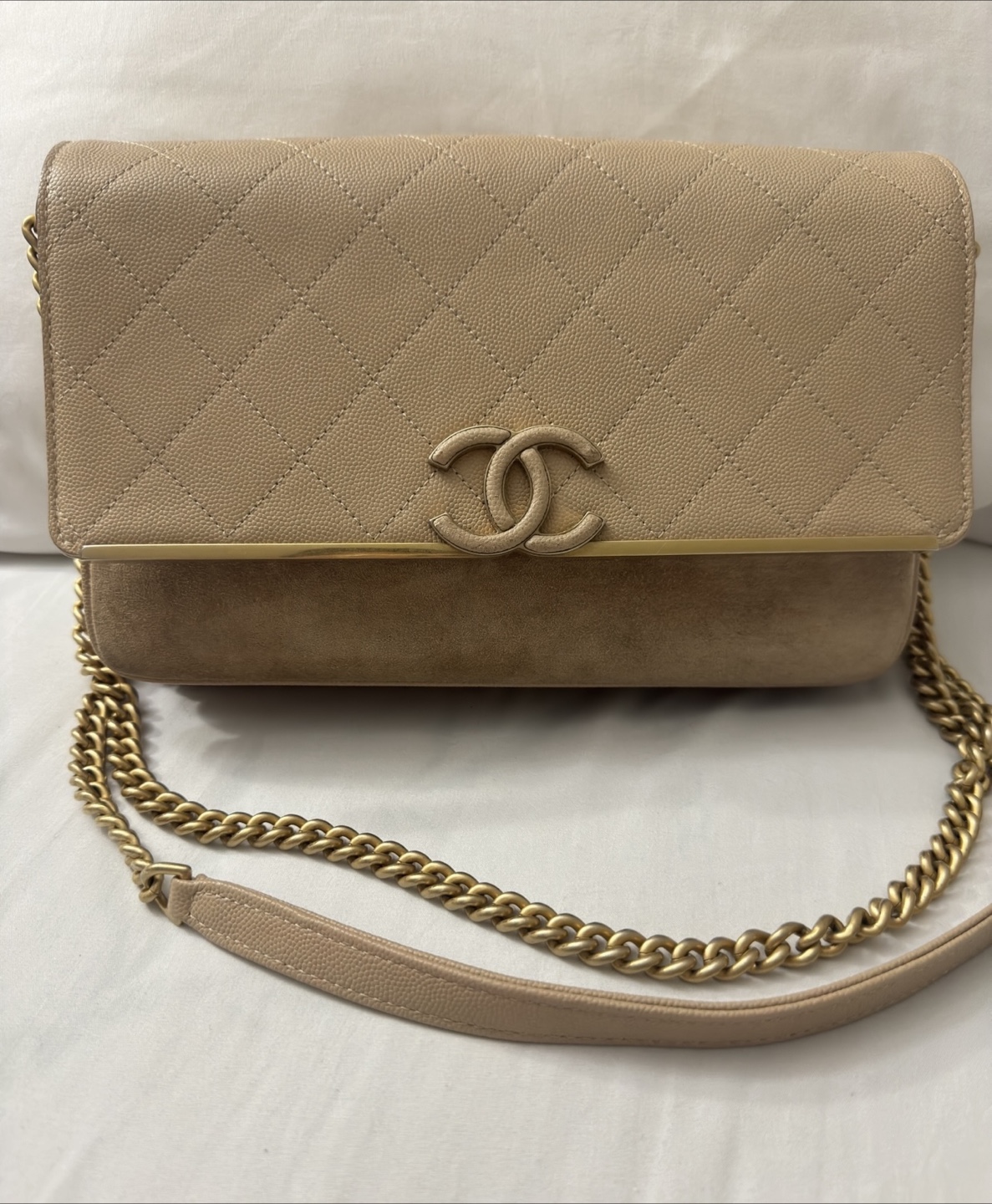 Chanel flap bag Beige Caviar Leather - photo 3
