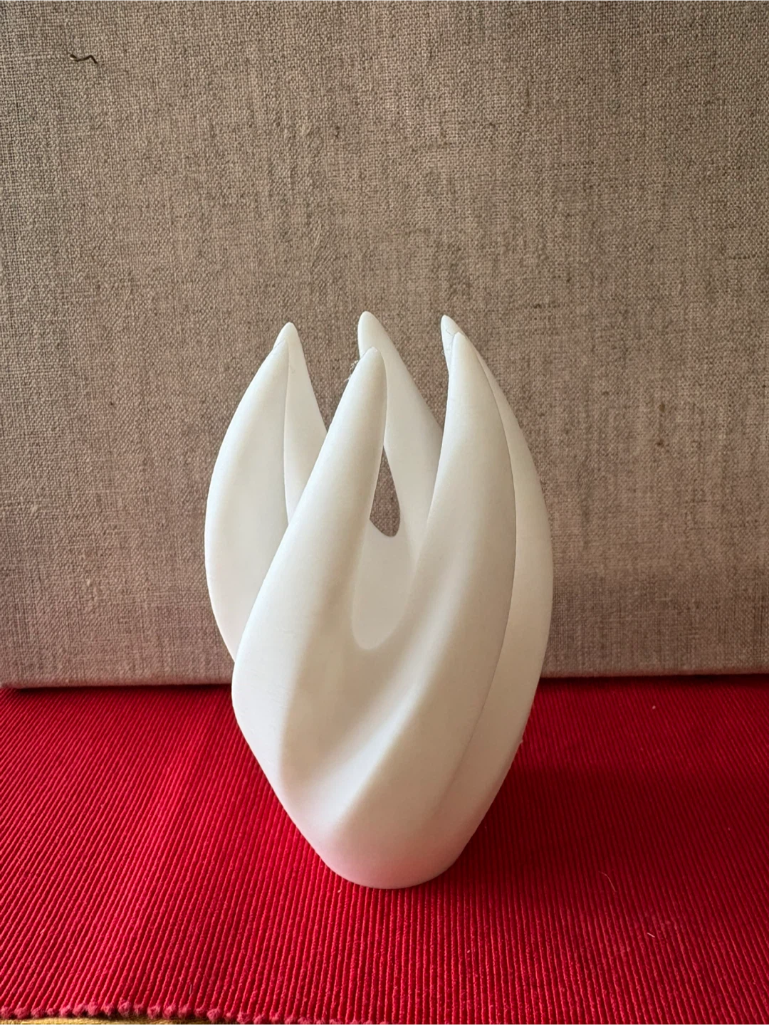 5” white Ring Holder with style - new