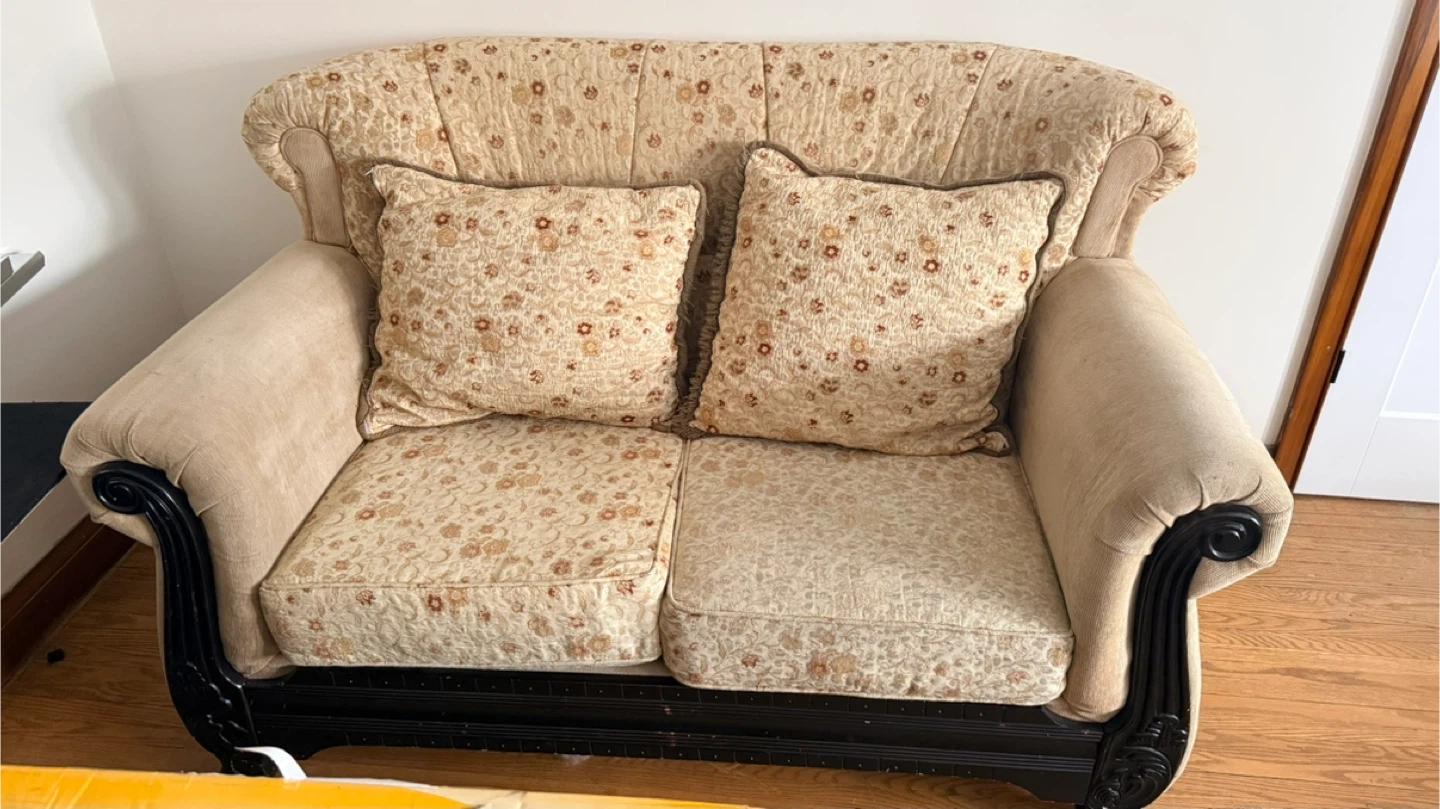FREE!!!! Floral Pattern Accent Chair and Loveseat - photo 2