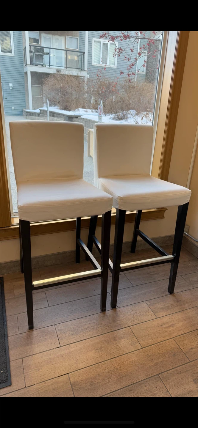Set of 2 White Bar Stools