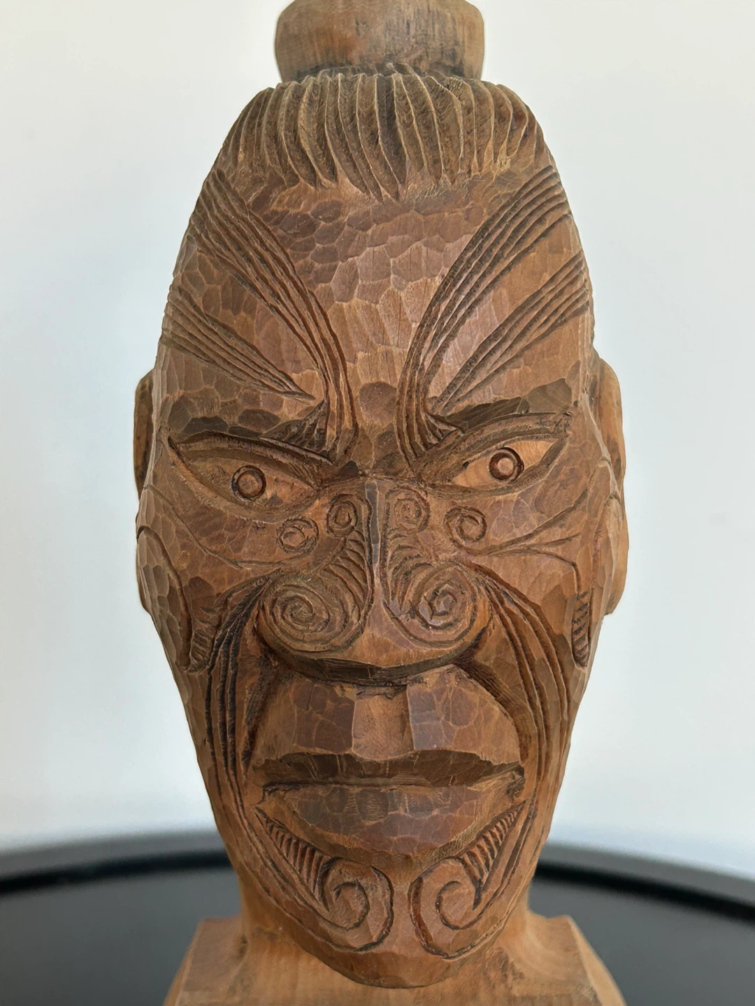 Vintage Māori Hand-Carved Wood Bust – Signed - photo 3