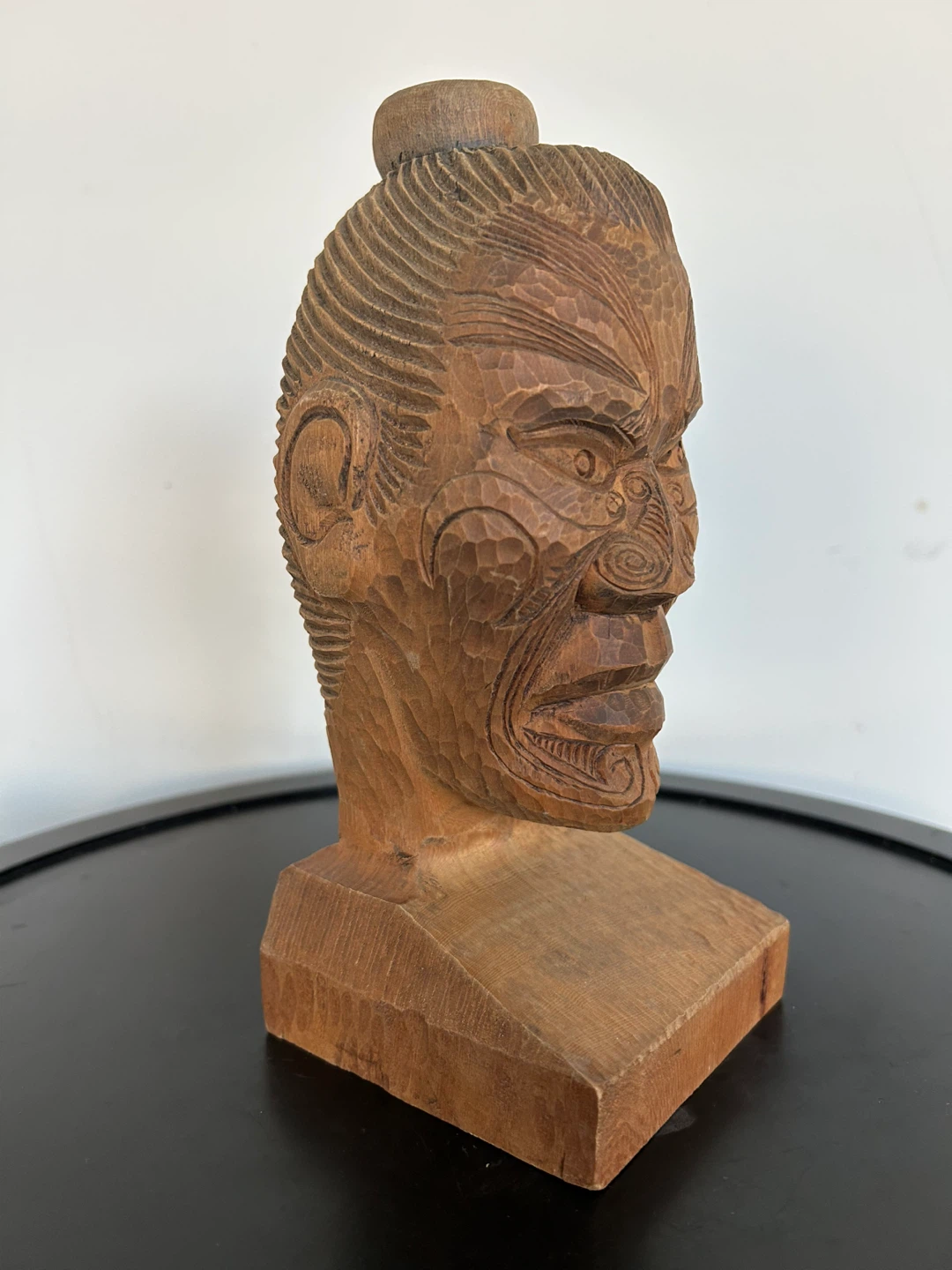 Vintage Māori Hand-Carved Wood Bust – Signed - photo 5