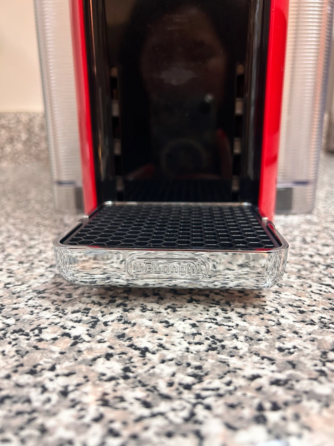 Red Nespresso Vertuo Coffee Machine - photo 2