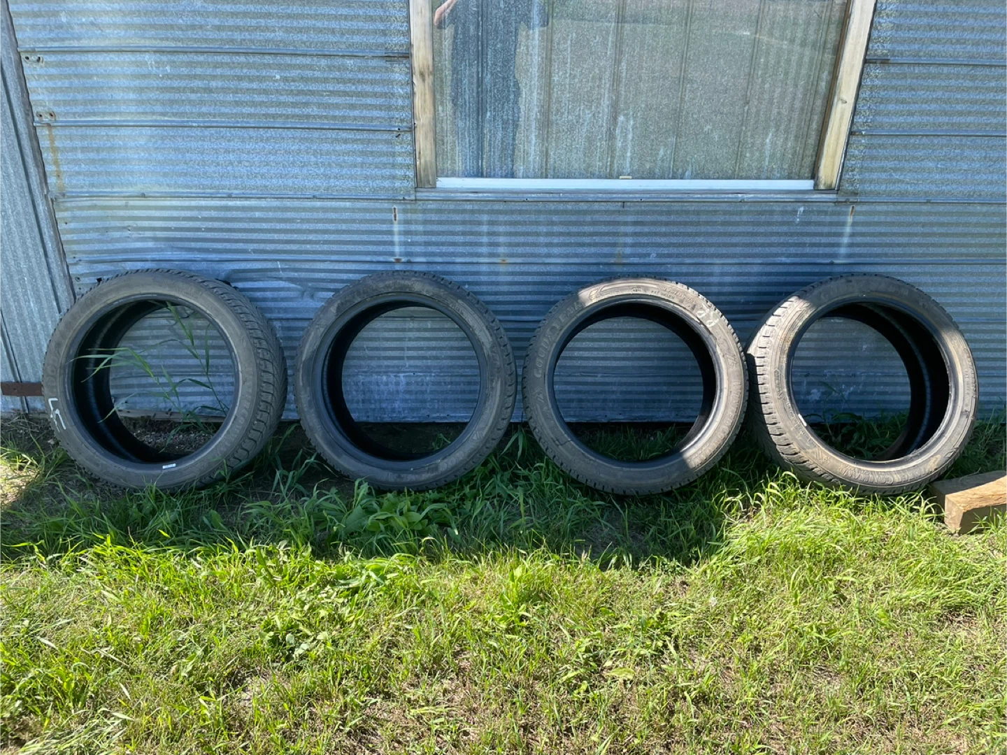 Set of winter tires. 235/45R19 Goodyear winter contact.