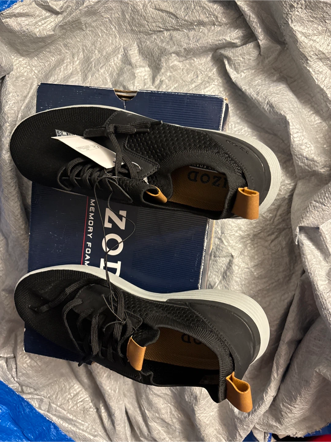 IZOD Men's Black Memory Foam Sneakers 10.5