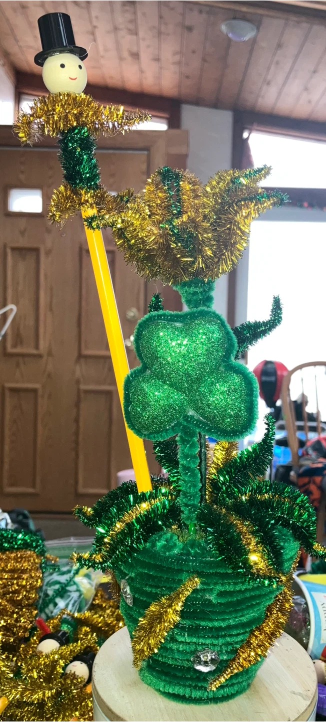 Gold and Green Tinsel Decorative flower with pencil