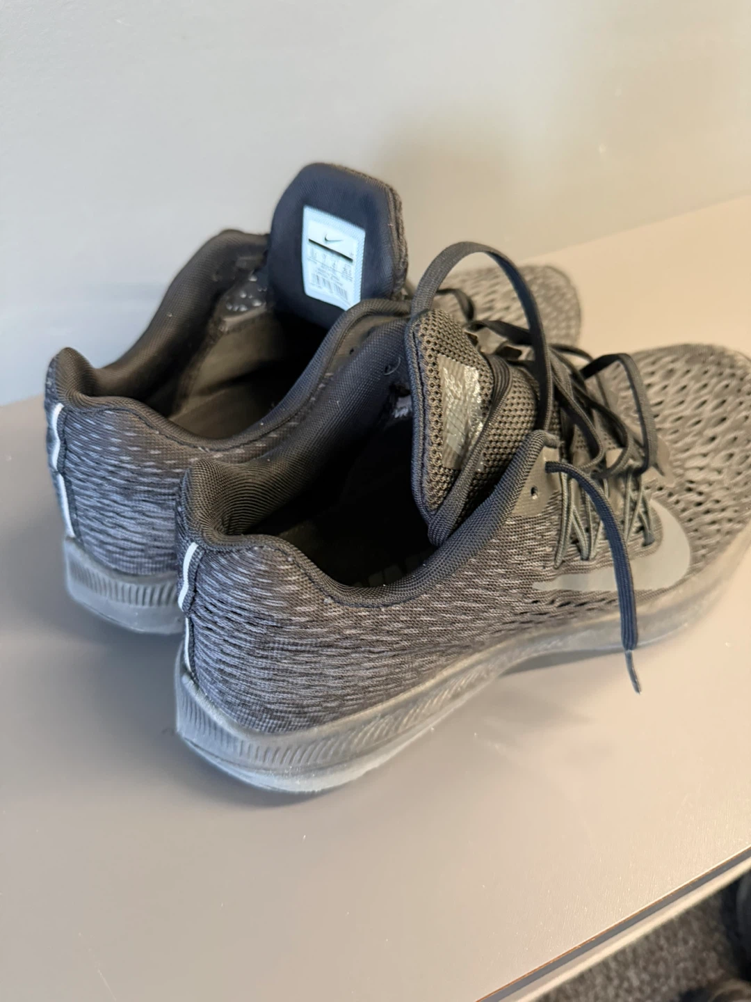 Nike Running Shoes Men's Size 9.5 - photo 2