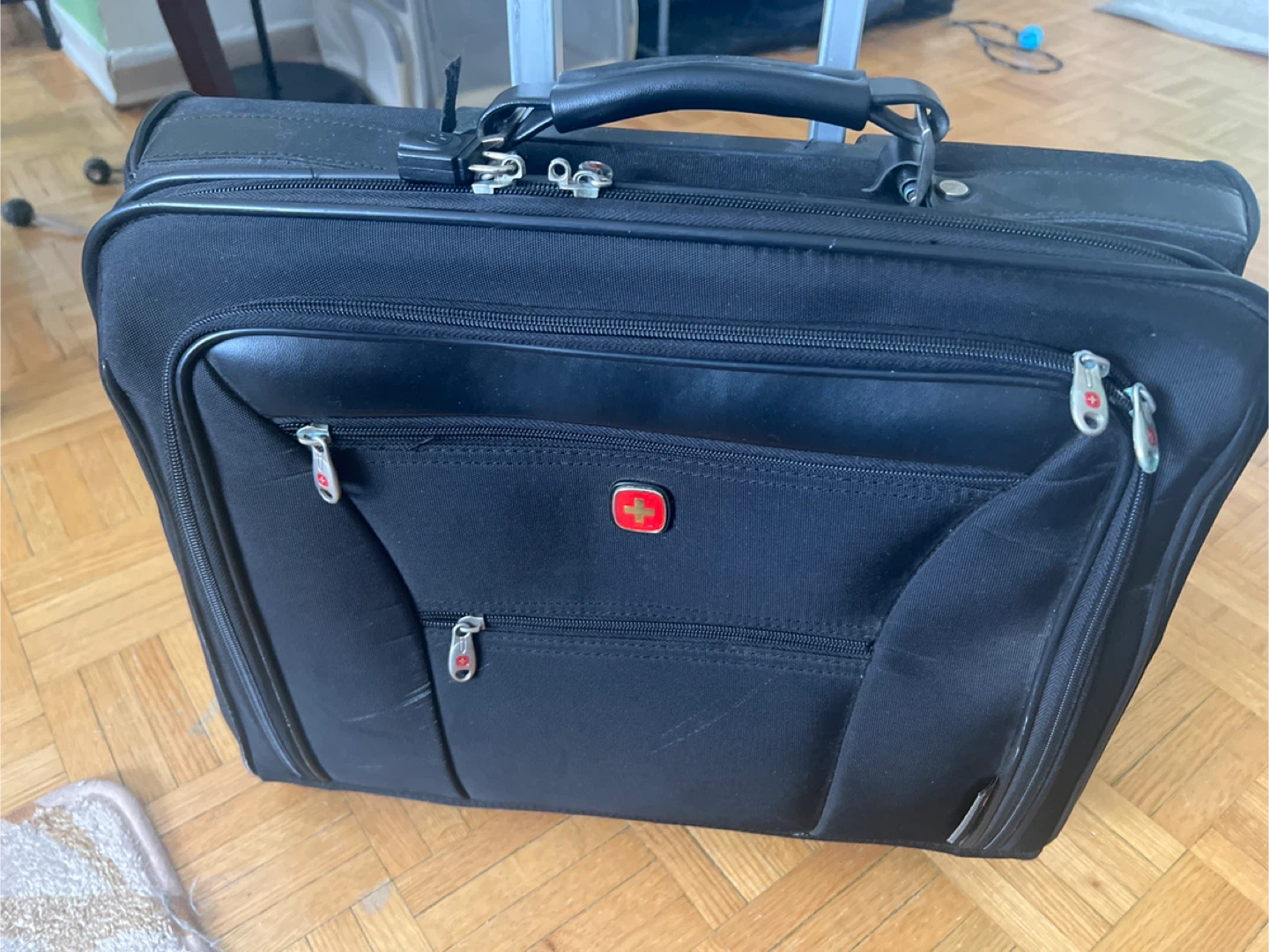 Wenger Black Rolling Suitcase/Briefcase