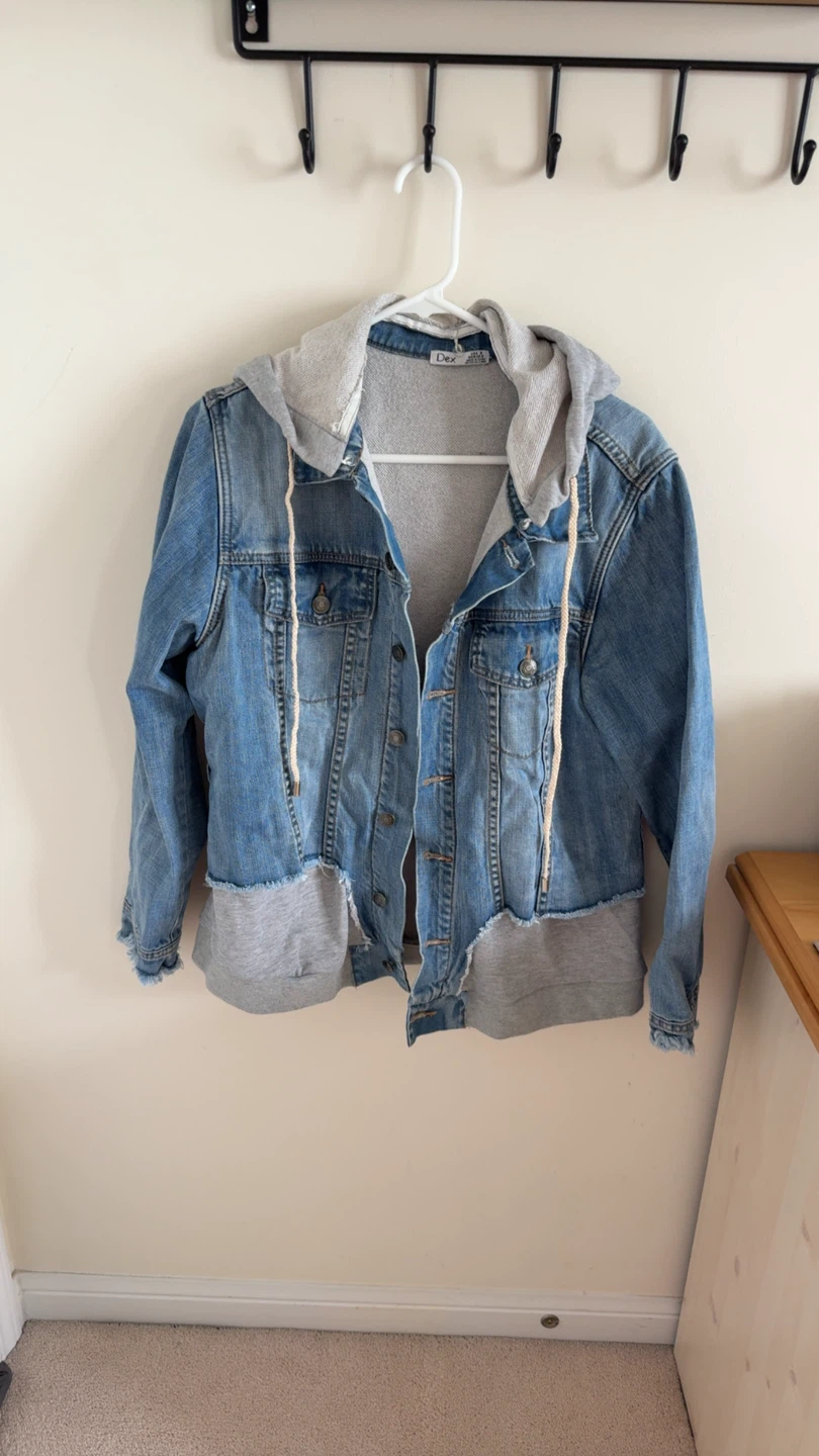 Women’s Jean jacket with hood