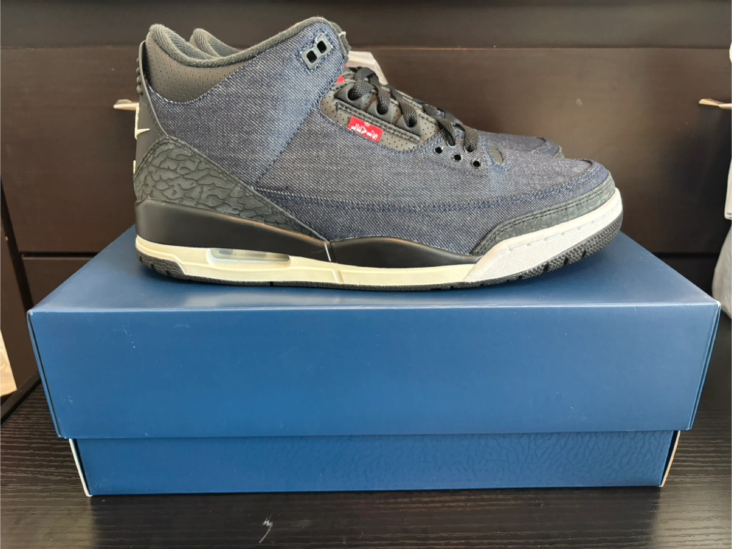 Jordan 3 Levi’s size 10.5 - photo 4