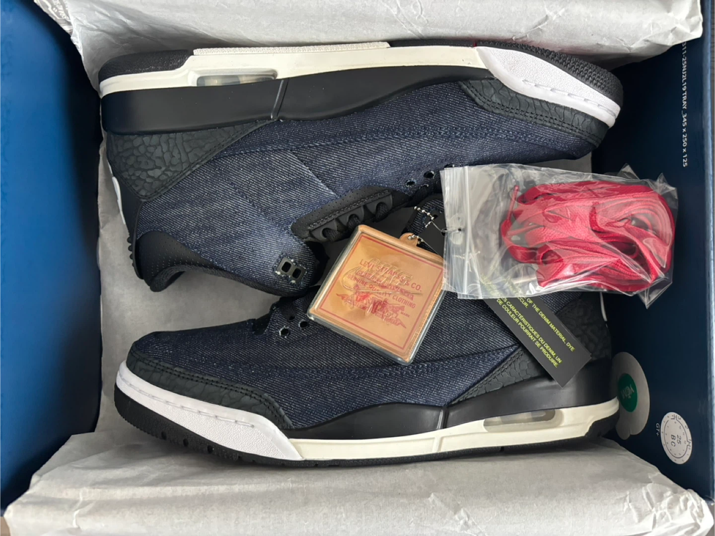 Jordan 3 Levi’s size 10.5