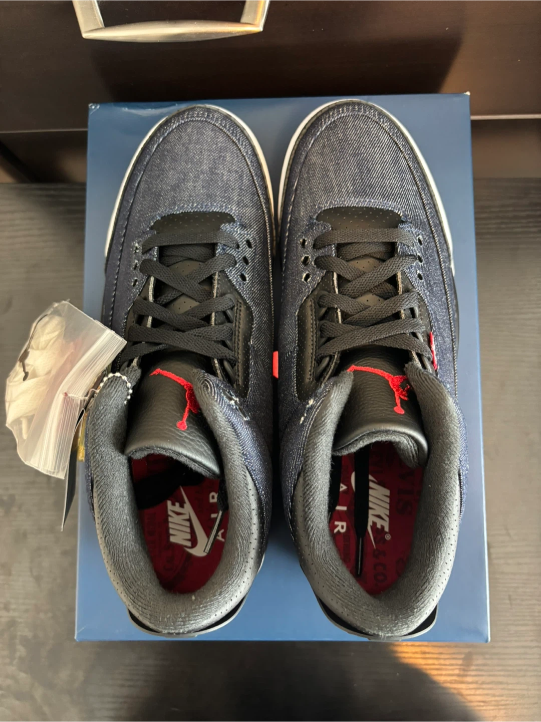 Jordan 3 Levi’s size 10.5 - photo 2