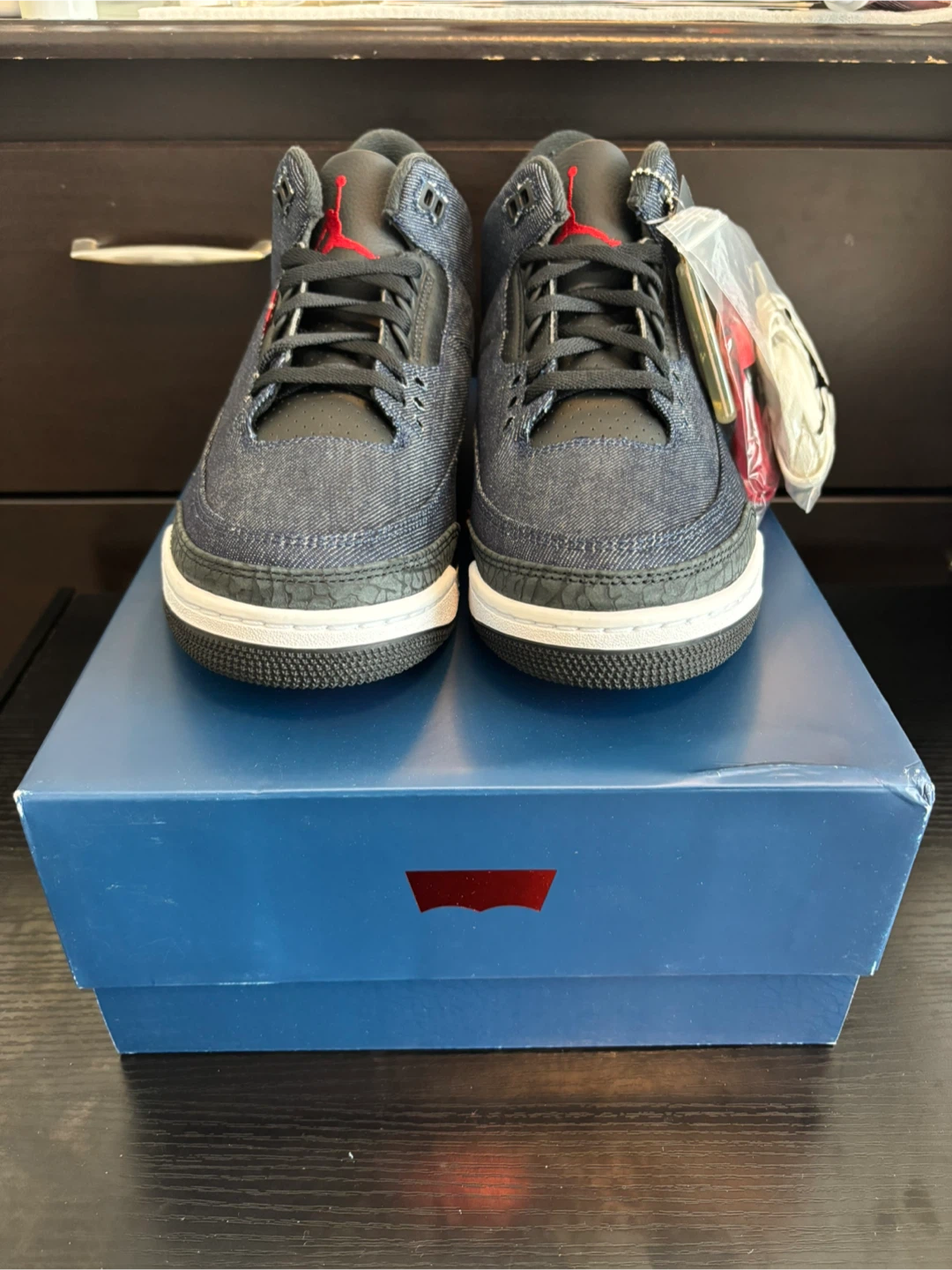 Jordan 3 Levi’s size 10.5 - photo 5