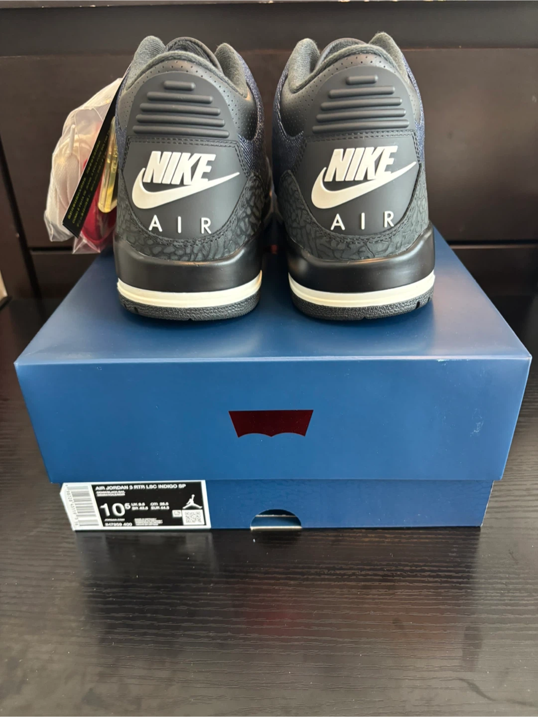 Jordan 3 Levi’s size 10.5 - photo 3