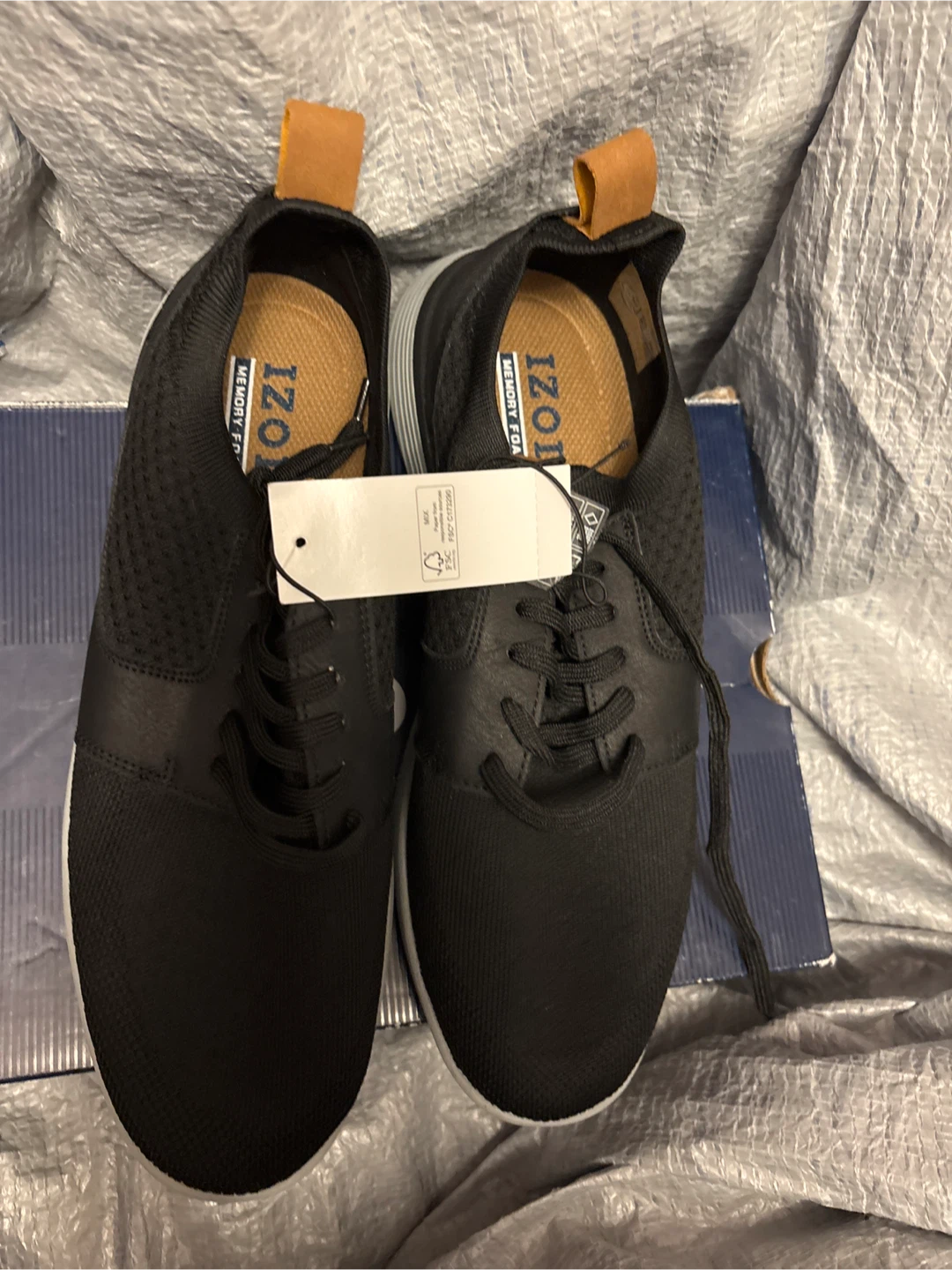 IZOD Men's Memory Foam Shoes 8