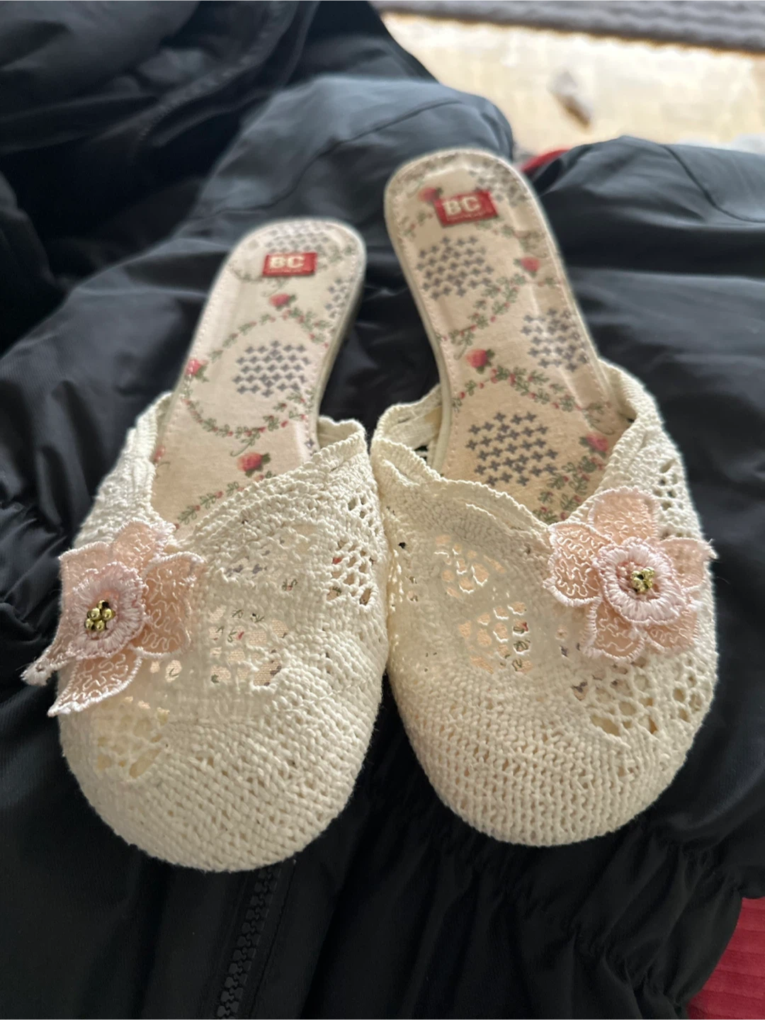 BC Footwear Women's Cream Lace Slippers