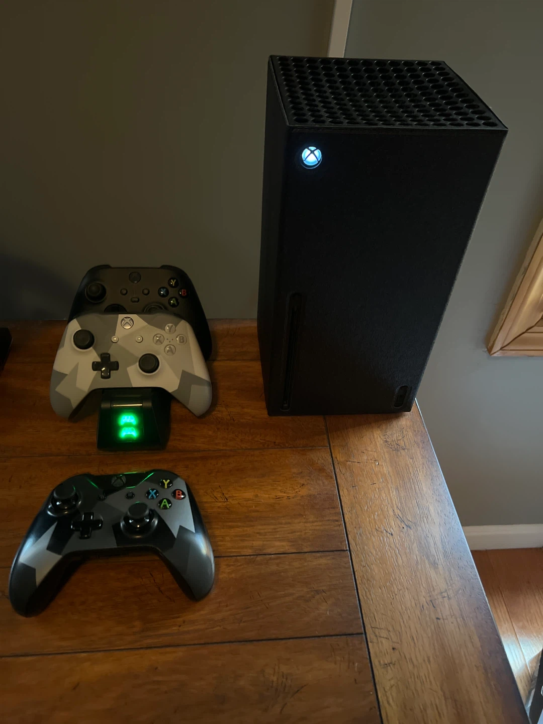Xbox Series X 1TB Gaming Console with 3 Controllers - photo 2
