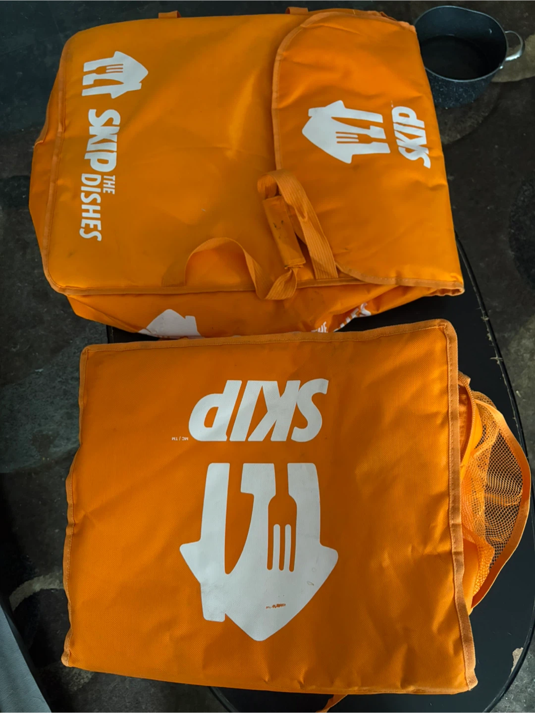 SkipTheDishes Insulated Food Delivery Bags (2)