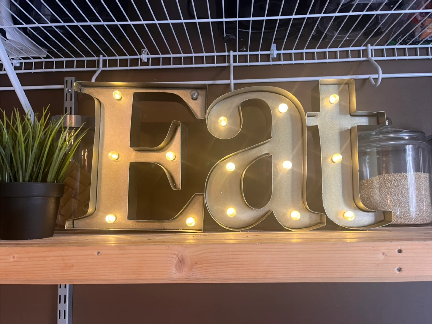 Marquee Letter Sign "EAT"