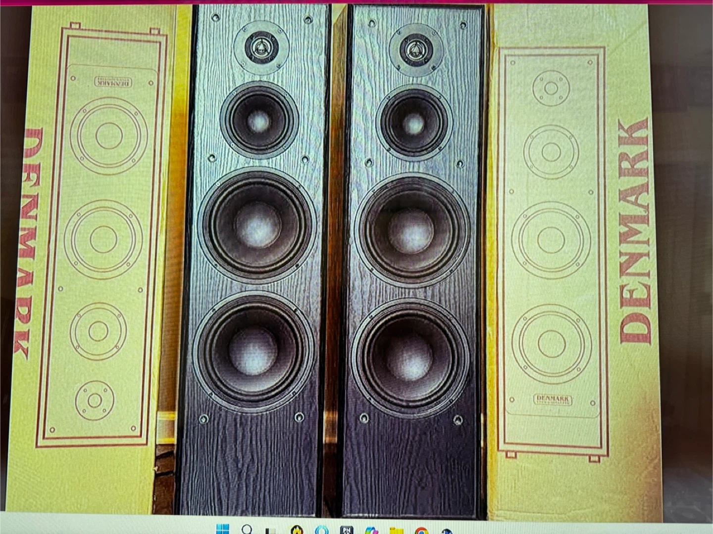 DENMARK Loud Speakers E 830LR