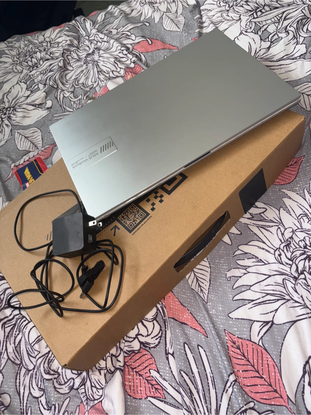 ASUS Vivobook Laptop - photo 3
