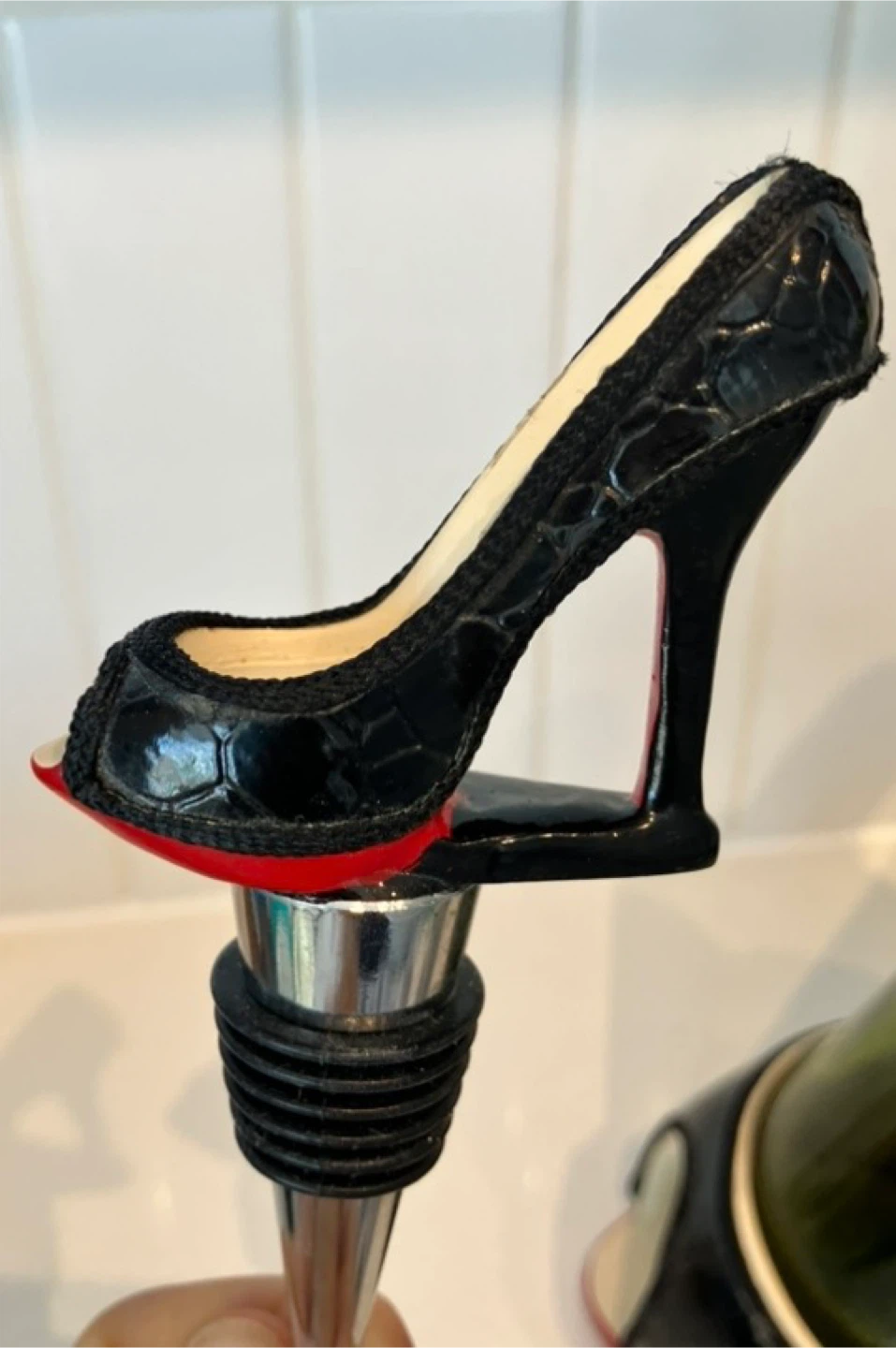 Fun red bottom wine holder with stopper - photo 3