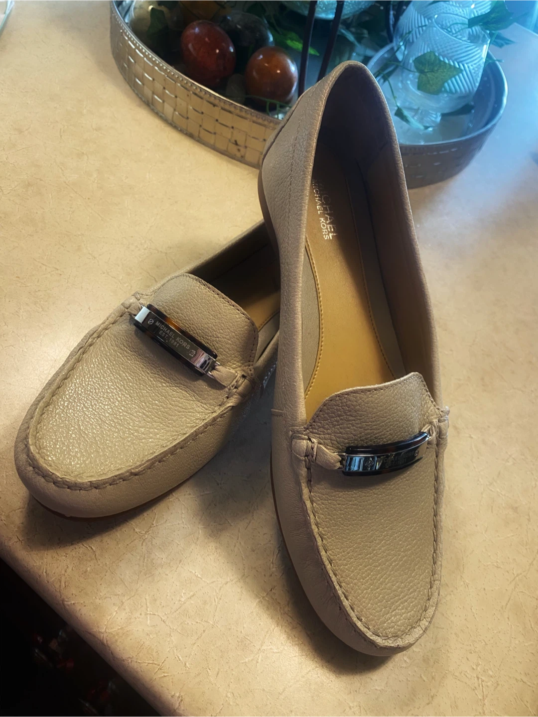 🤍Michael Kors Beige Women's Leather Loafers
