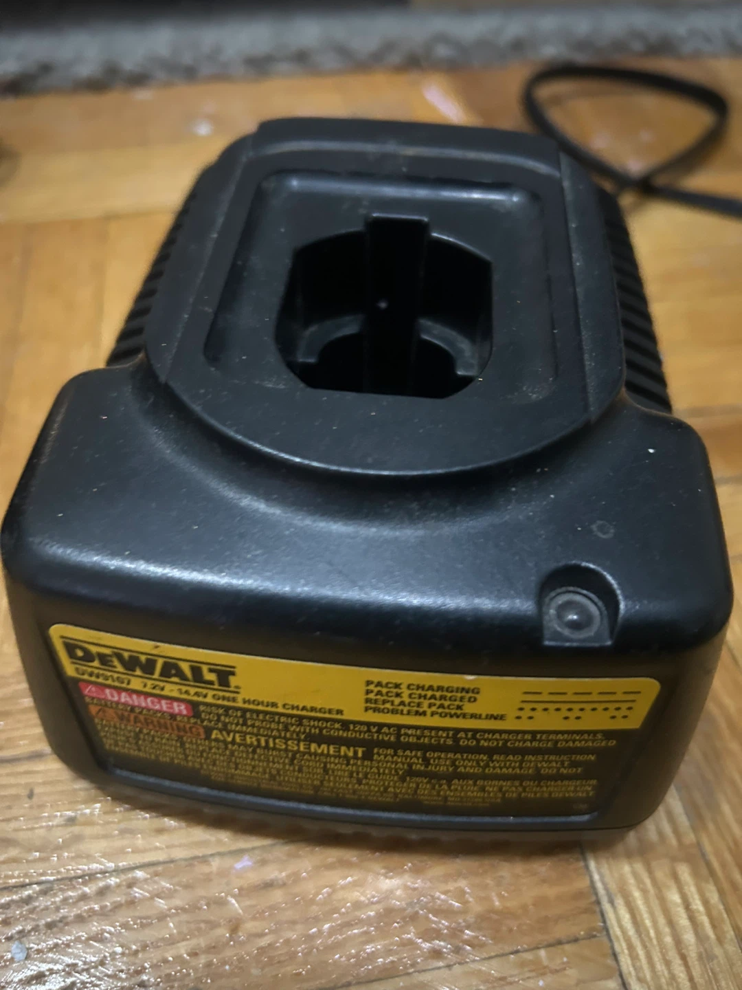 DeWalt 12V - 14.4V One Hour Charger