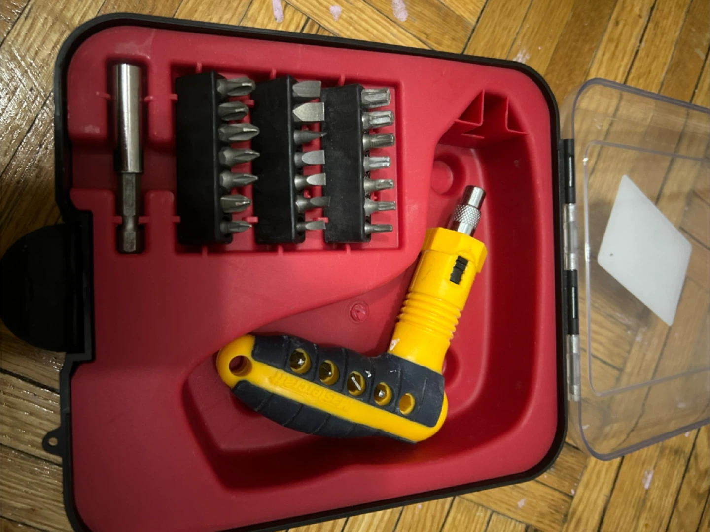 Mastercraft Screwdriver Bit Set with Ratchet Handle