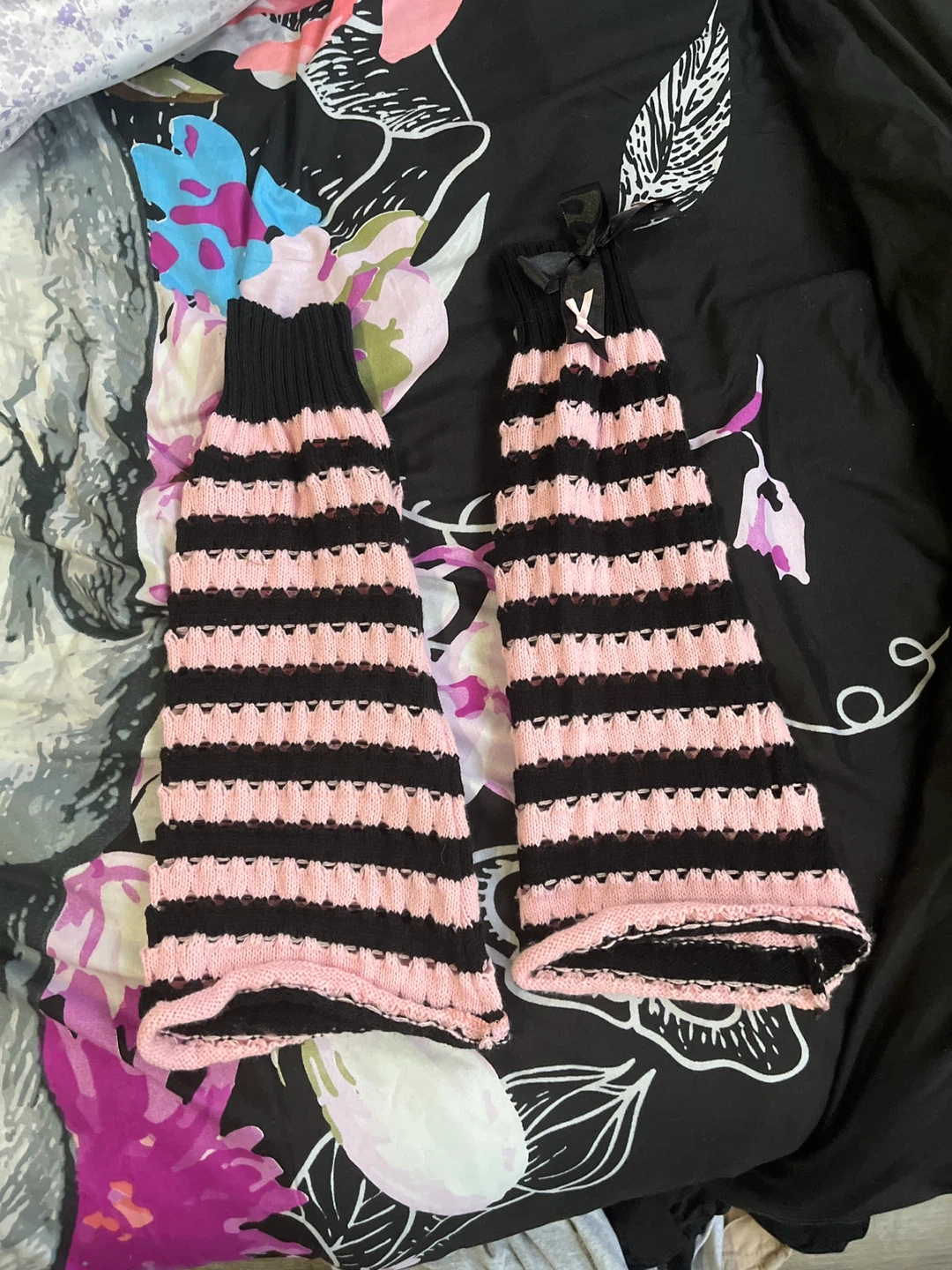 Hot topic Pink Striped leg Warmers